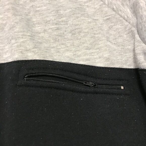 Traditional‎ Classics gray and black sweatshirt w/ pocket XL - Picture 2 of 3